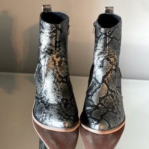 Small shop snake skin boots
